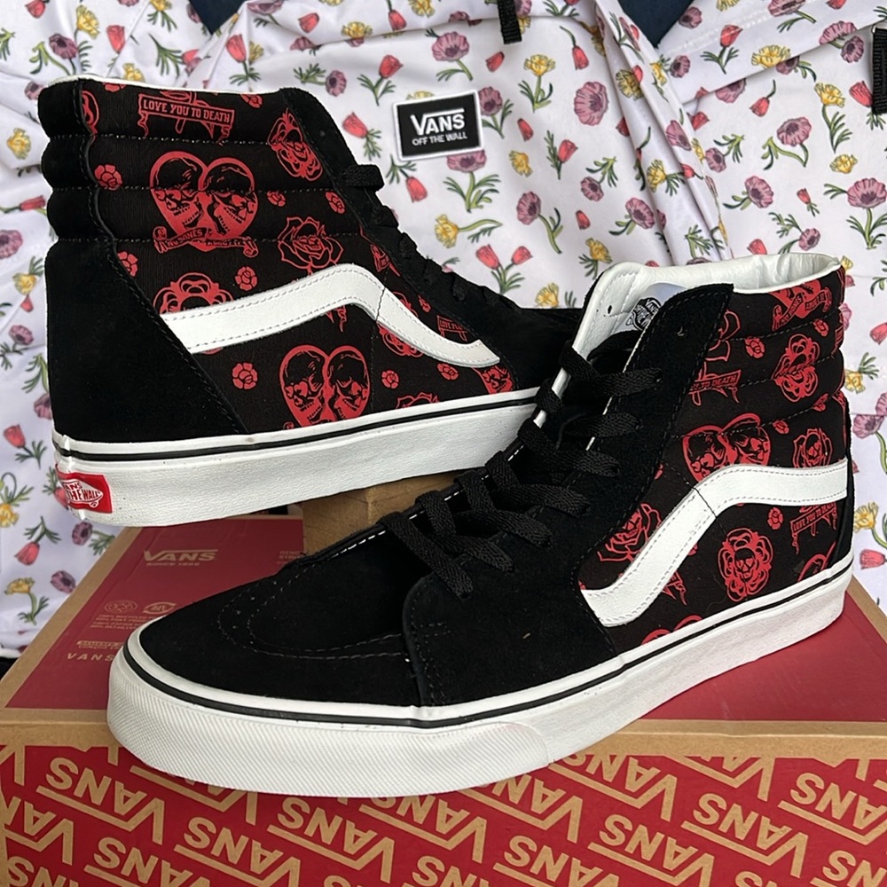 Vans Men’s Sk8-Hi Love You To Death Black/T
VN0007NSBMX
Sneakers